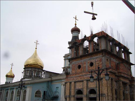 Заморозив строительство храма в центре Екатеринбурга, Андрей Козицын тратит деньги на собор в Ташкенте